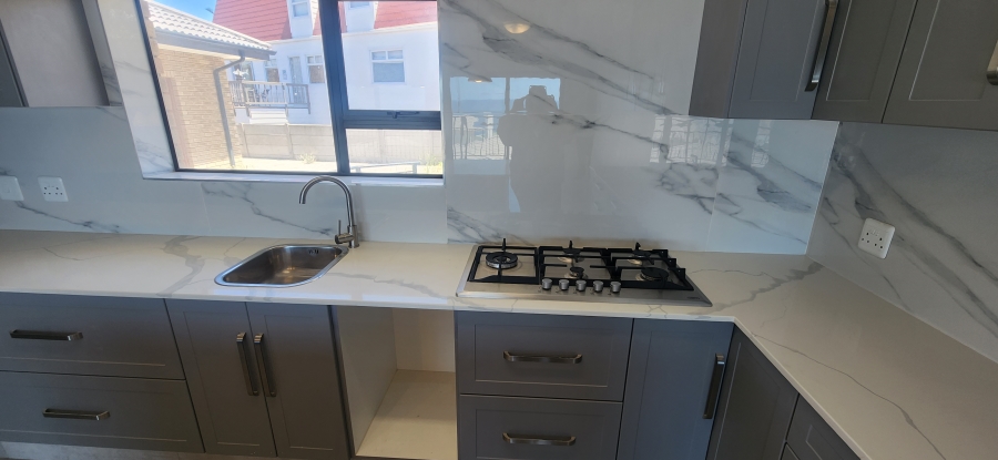 6 Bedroom Property for Sale in Dana Bay Western Cape